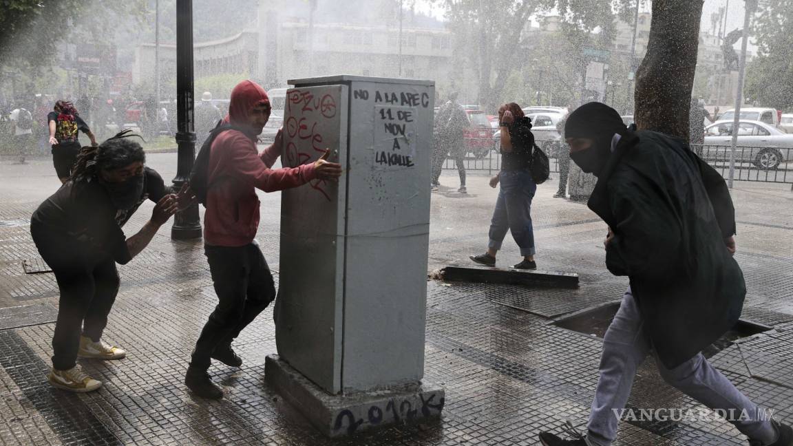 Sebastián Piñera cancela alza en tarifa del Metro en Chile; decretan toque de queda por disturbios