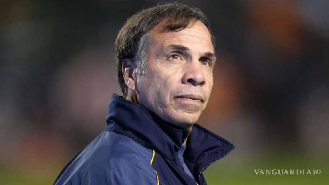 Bruce Arena, DT de la selección de EU, criticó la orden ejecutiva de Trump