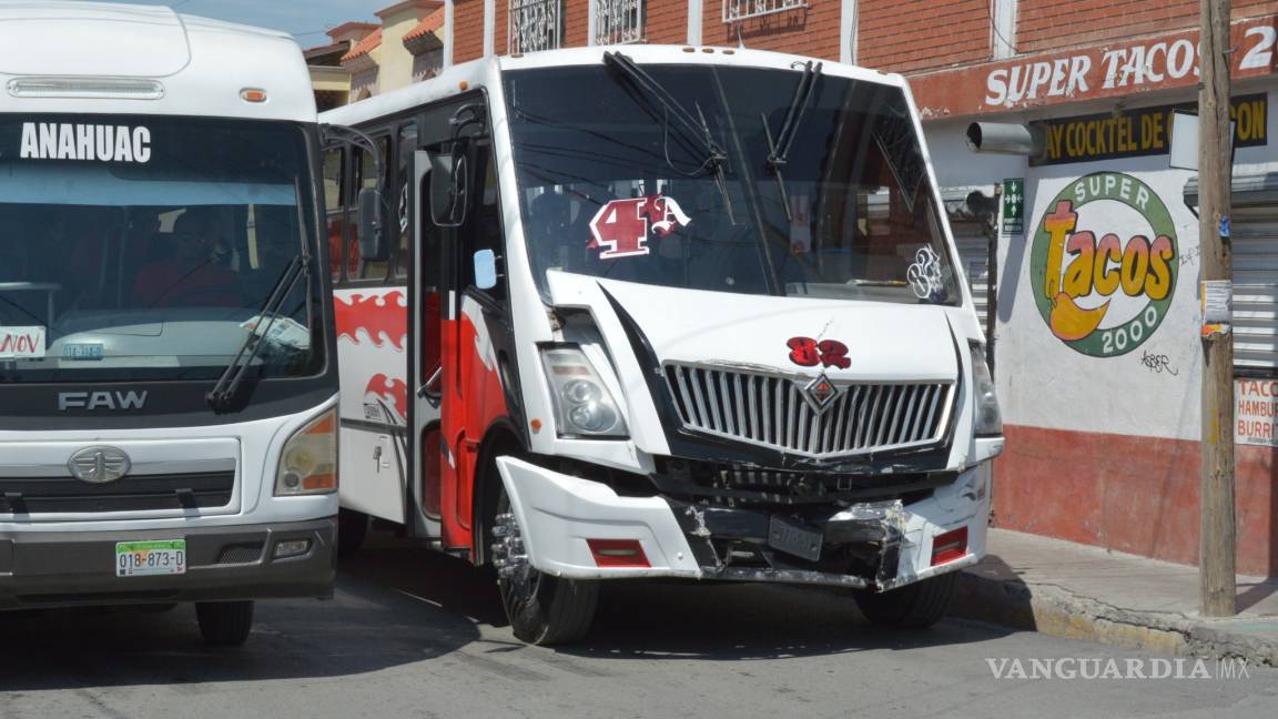 En Saltillo, conductor deja heridos a pasajeros de camión de ruta y escapa