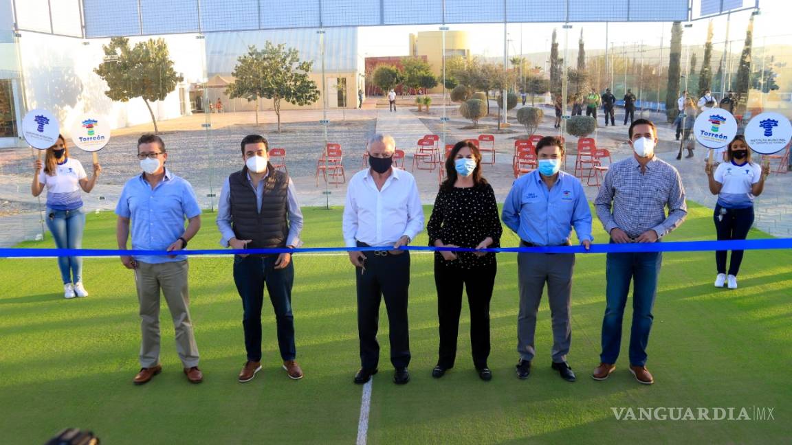 Jorge Zermeño inaugura cancha municipal de pádel en Torreón