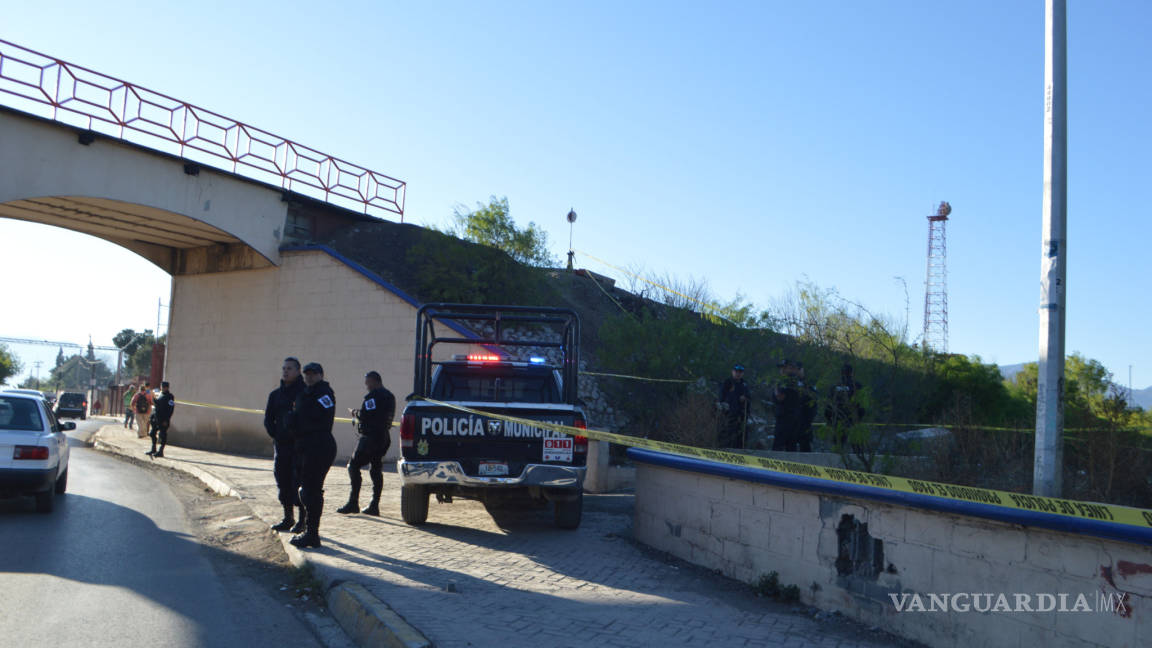 Migrante encontrado en las vías del tren fue asesinado a golpes; hipótesis de policía de Saltillo