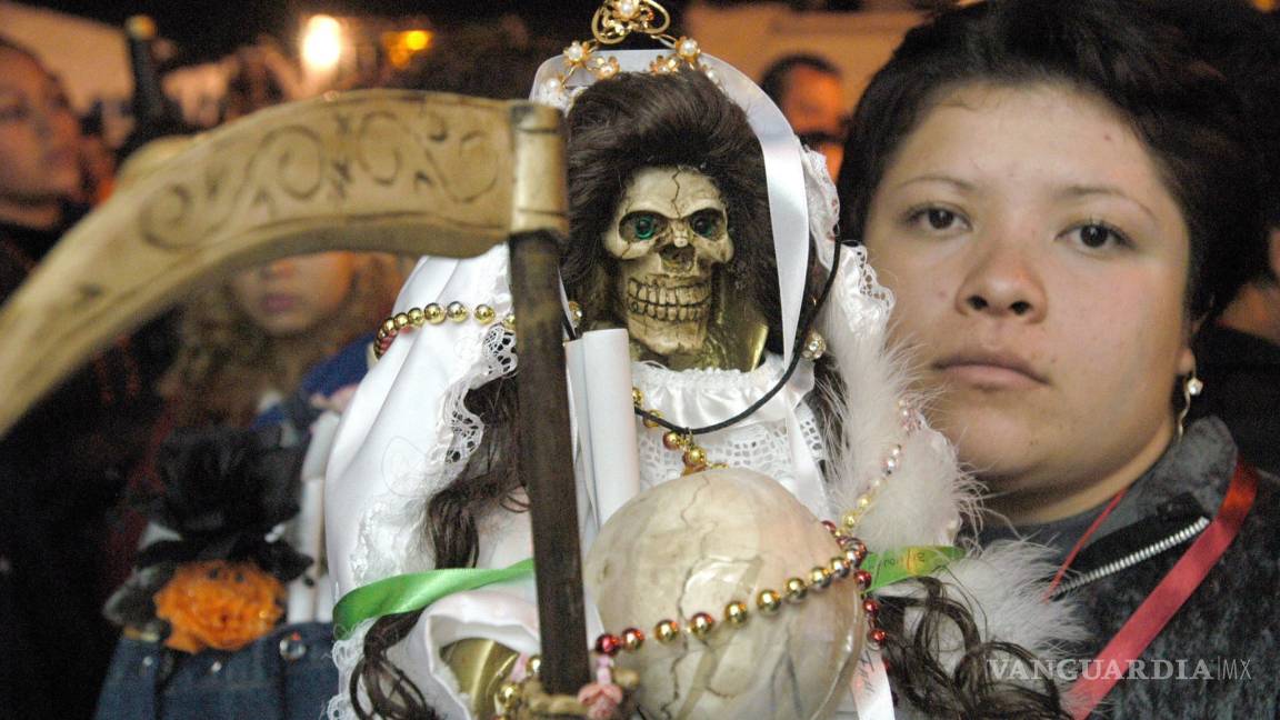 ‘No necesitan a la Santa Muerte’, extranjero va a predicar a Tepito... y lo corren