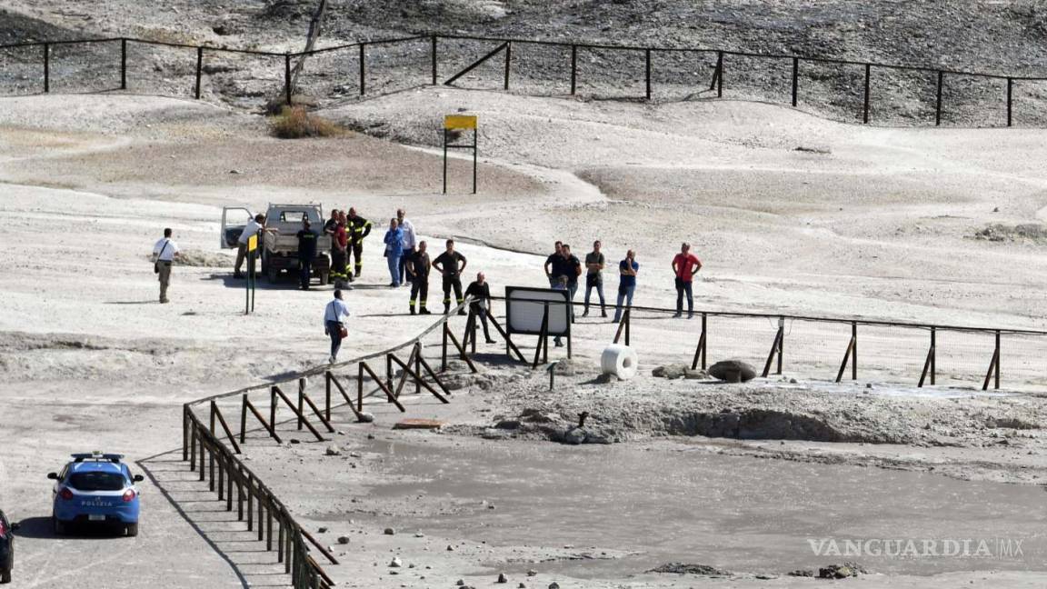 Niño de 11 años, y padres mueren al caer dentro de un cráter en Italia