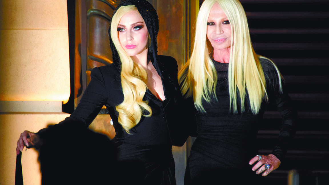 Lady Gaga será Donatella Versace en serie