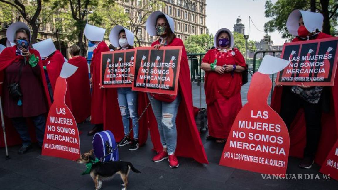 'No somos mercancía', feministas protestaron contra vientres de alquiler