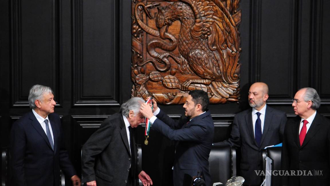 $!México no debe ser el gendarme fronterizo de EU, dice Carlos Payán ganador de la Medalla Belisario Domínguez 2018