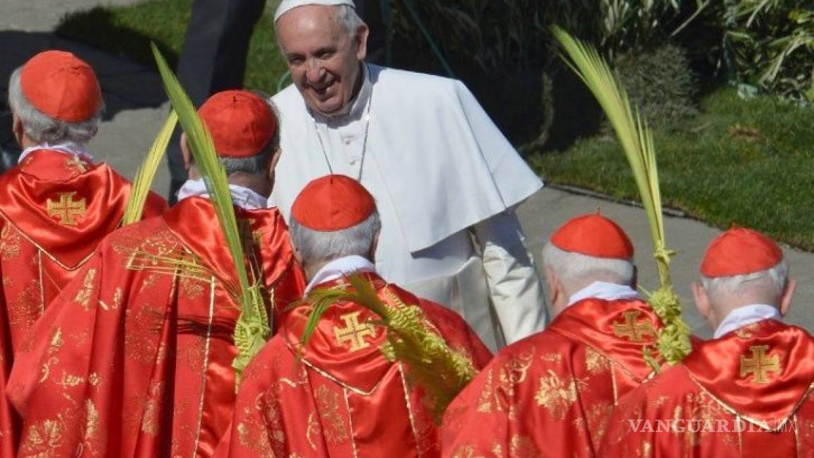 Papa invita a jóvenes no dejarse &quot;crucificar&quot; en misa de Domingo de Ramos