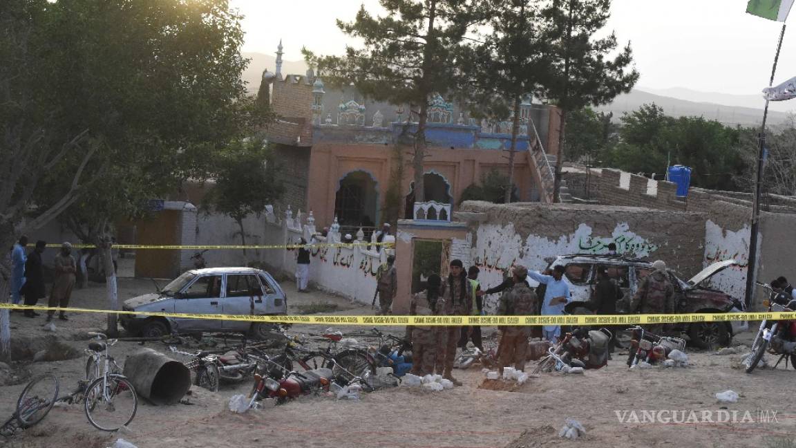 25 muertos en Pakistán tras atentado suicida contra senador