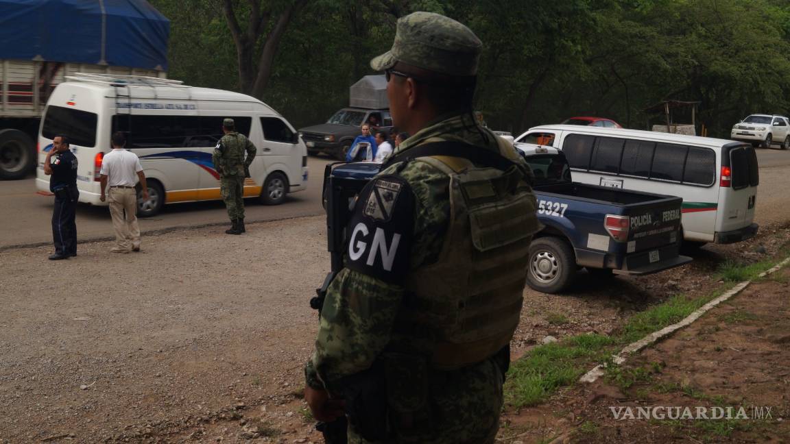 $!México endurece el control migratorio en su frontera sur con la Guardia Nacional (fotogalería)
