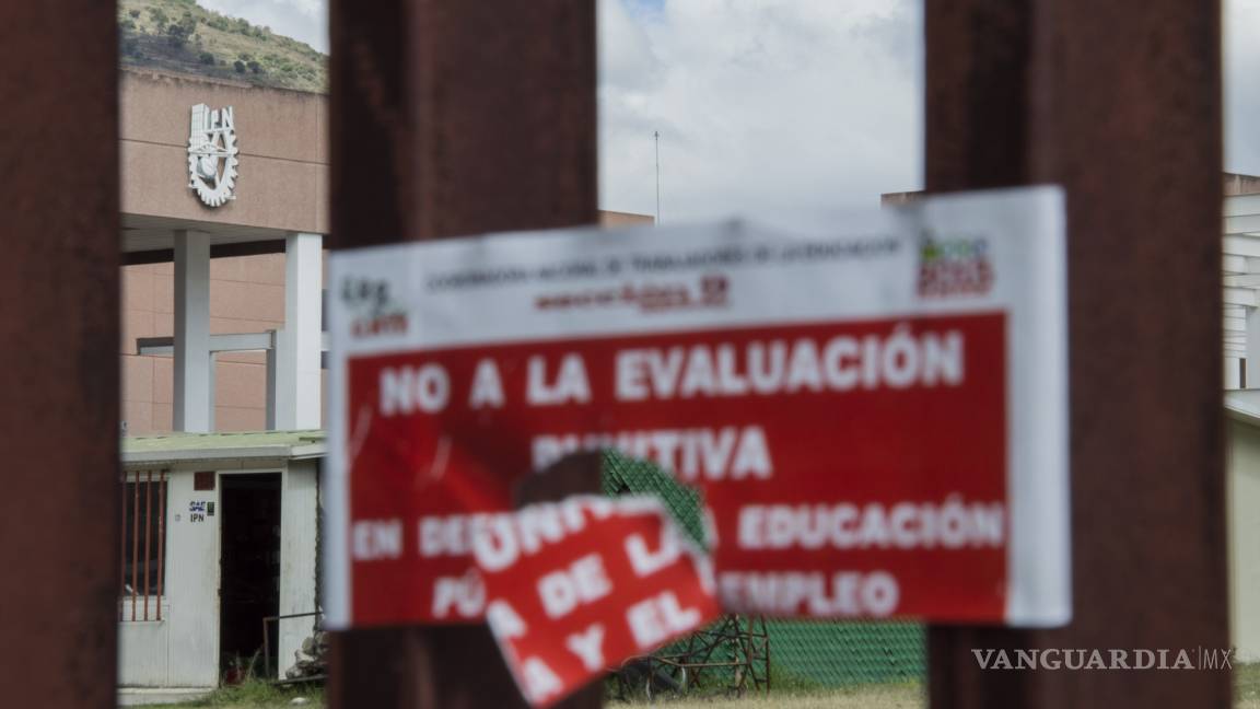 Maestros marchan en Michoacán contra evaluación de desempeño