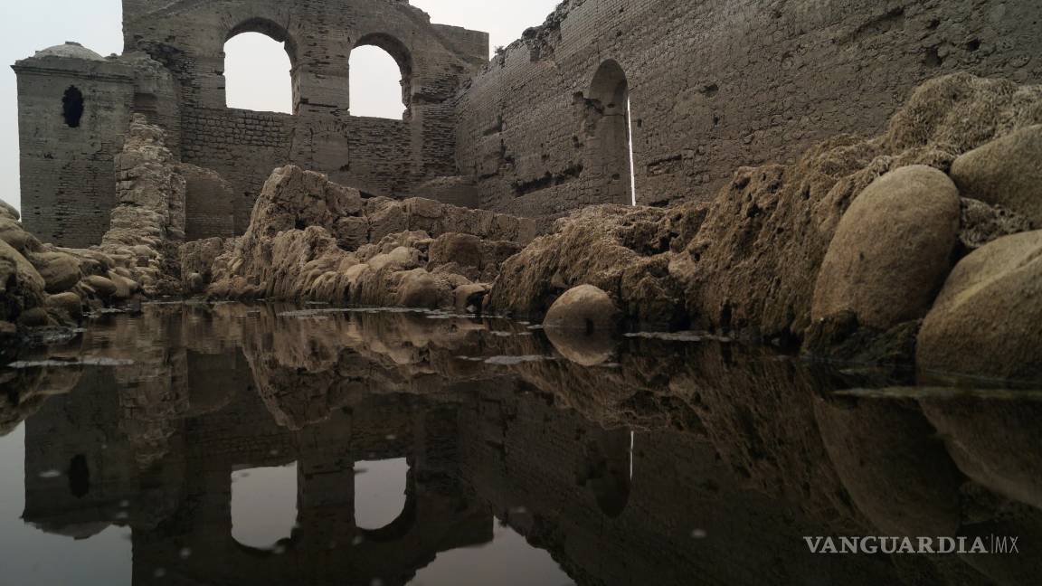 $!Apicpac, un antiguo convento colonial emerge de las aguas debido a la sequía en Chiapas