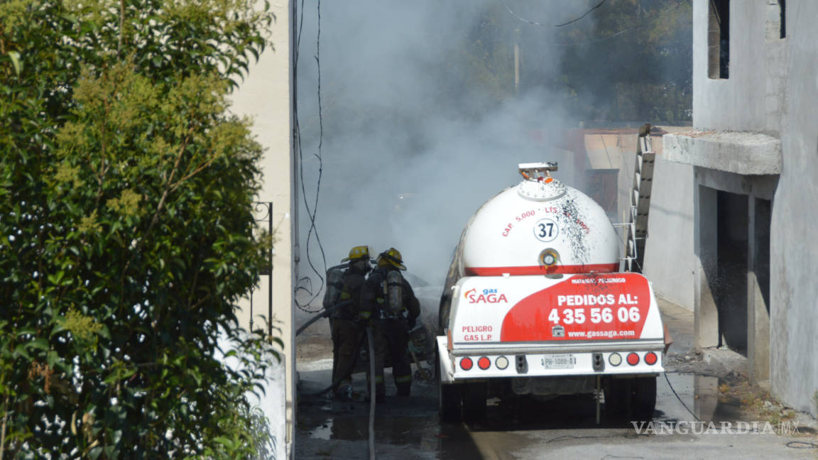 Temen que aseguradora no pague daños por incendio en Lomas de Lourdes