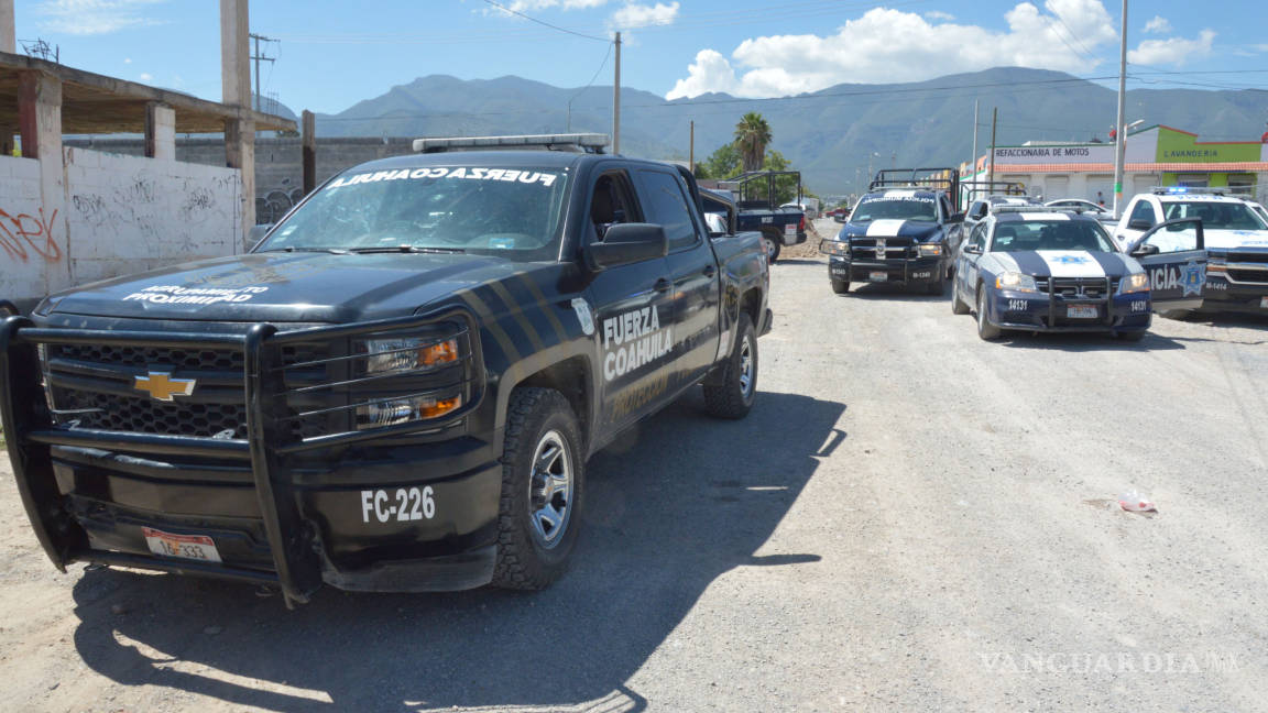 Detenidos supuestos policías ministeriales por ebrios en Saltillo