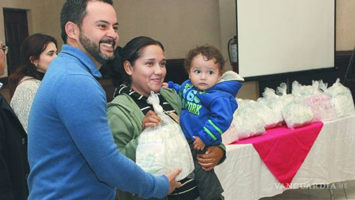 Dona Kimberly Clark 2 mil pañales a bebés de Ramos Arizpe