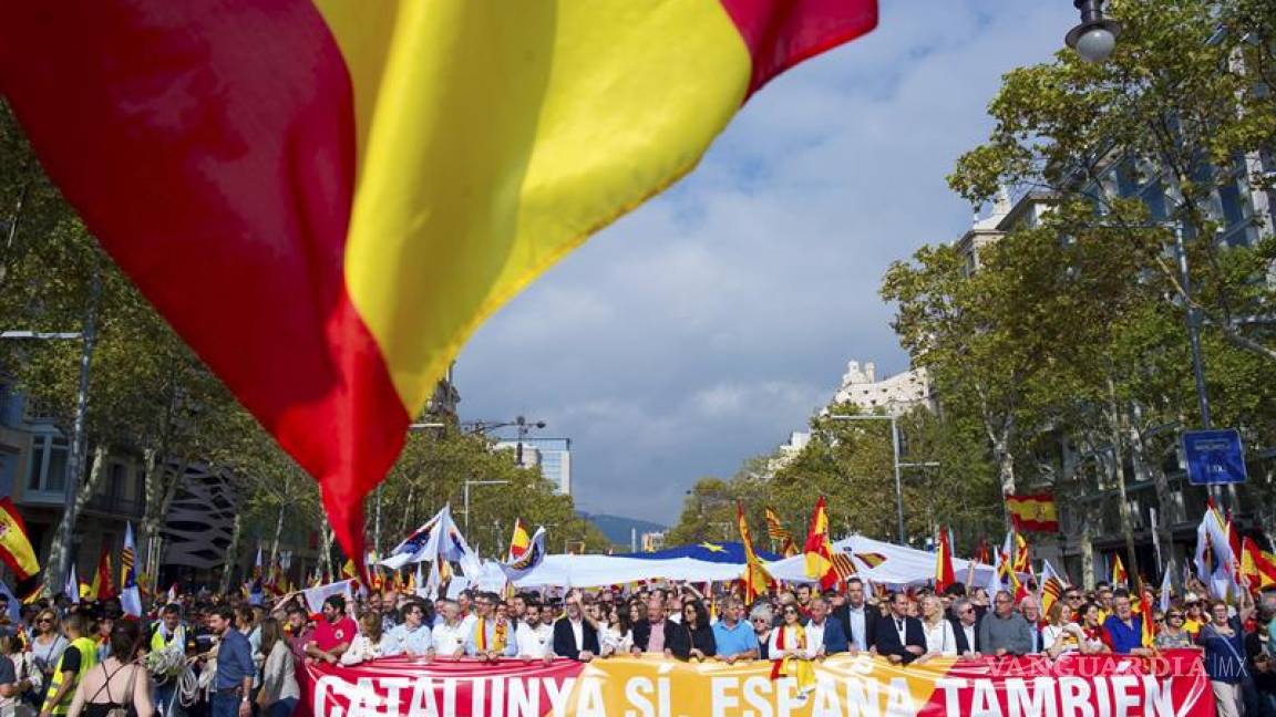 Anti independentistas marchan en Barcelona