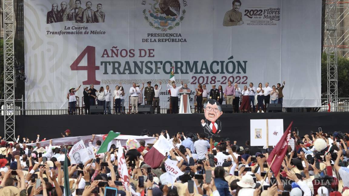 AMLO pone ‘humanismo mexicano’ a su gobierno ante 100 mil asistentes al Zócalo