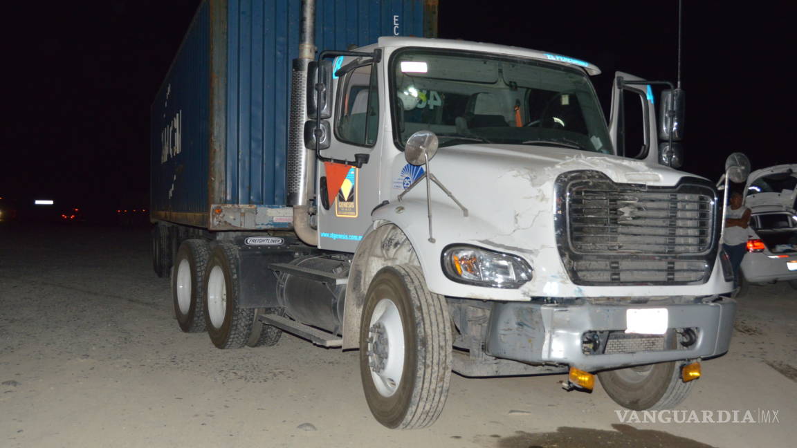 Tráiler choca por detrás a camión en autopista a Torreón; sin lesionados