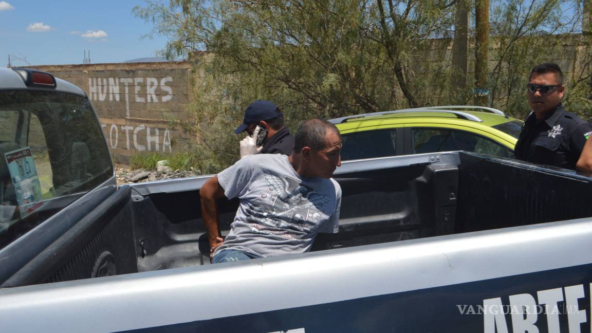 Atrapan a taxista robando casa en Arteaga, Coahuila