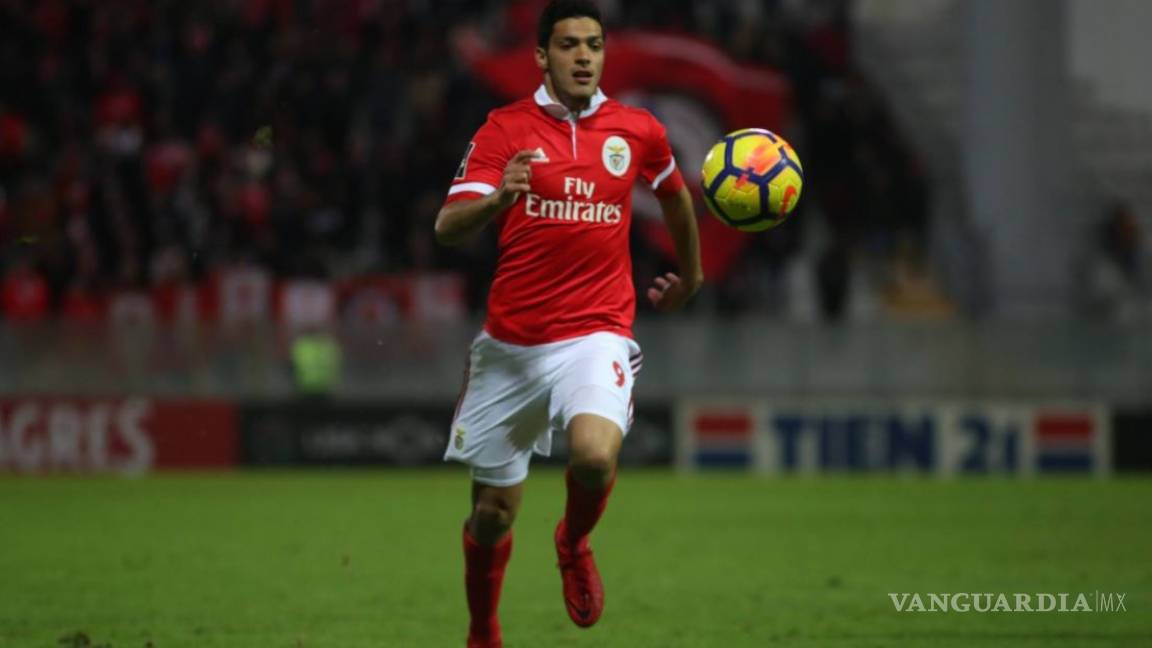 Jiménez jugó 10 minutos en victoria del Benfica