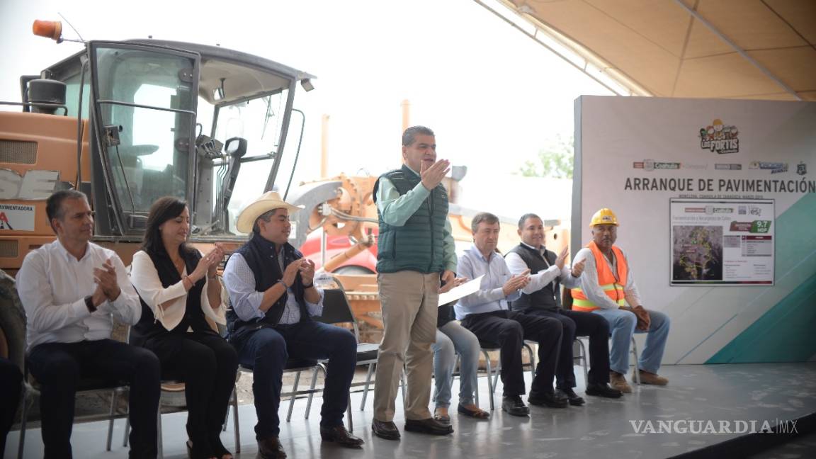 Arranca Miguel Riquelme obras de pavimentación en Monclova por 9.7 mdp