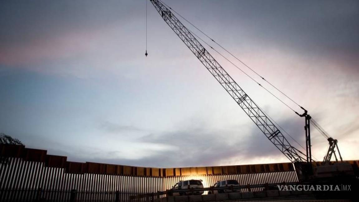 Continúa la construcción de muro con México, pese a orden de Biden