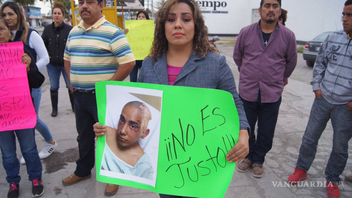 Familiares de joven atropellado realizan manifestación en Monclova para exigir justicia