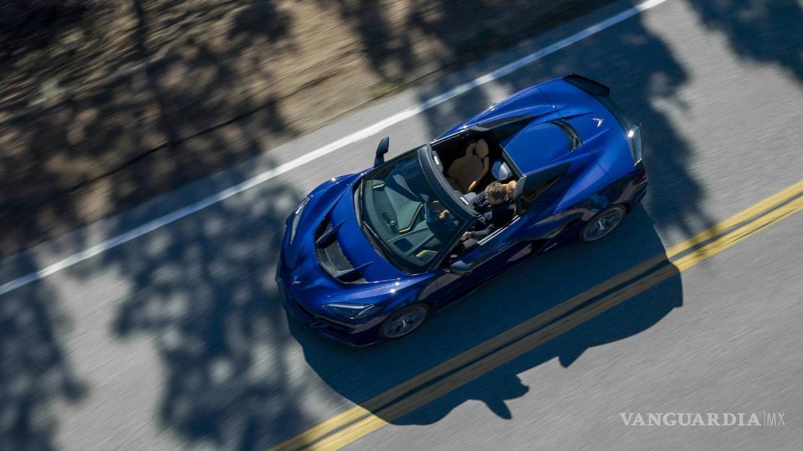 $!General Motors (GM) acaba de presentar su particular homenaje a la mecánica de los motores de gasolina: el Chevrolet Corvette ZR1, el más potente de su historia.