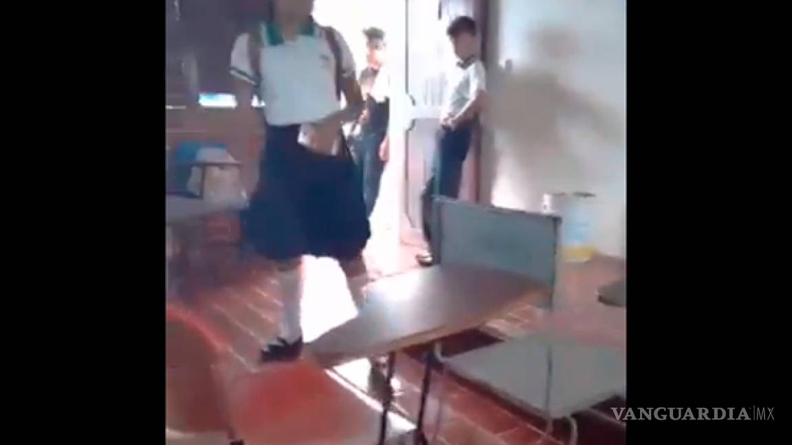 Estudiante golpea a compañera en salón de clases en QRoo (video)