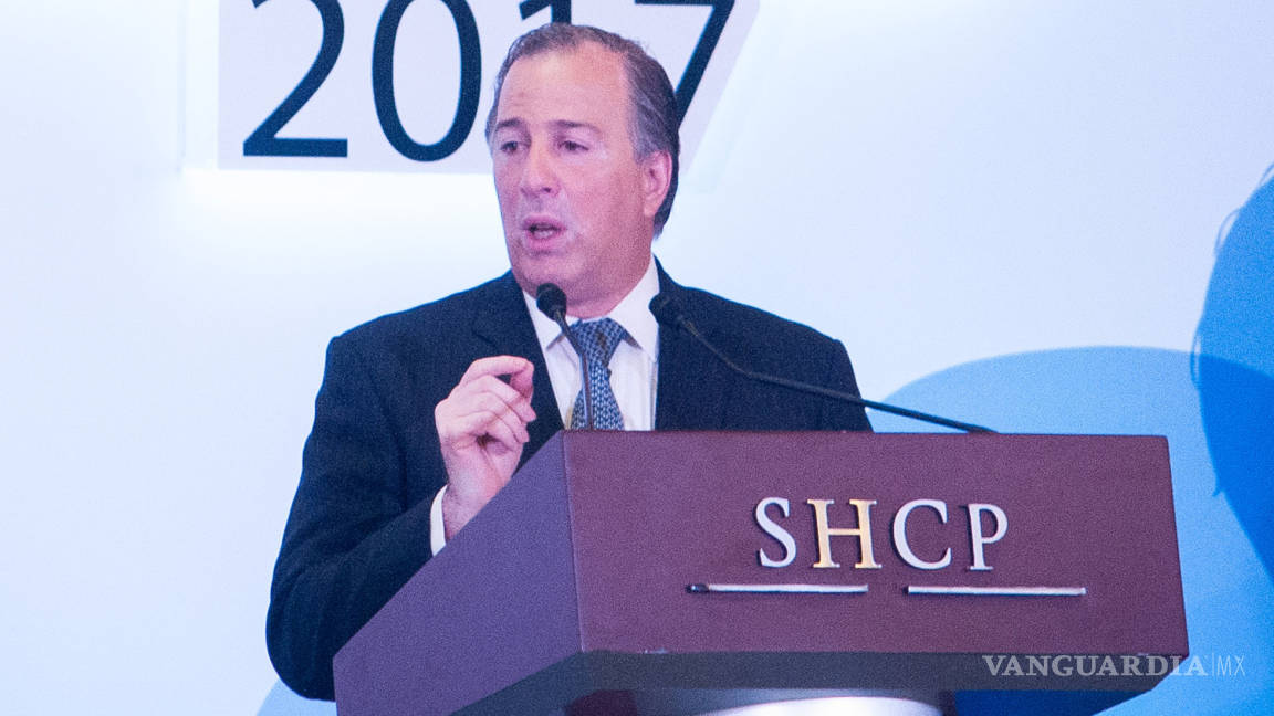 Avanza México en consolidación de política de salarios: SHCP