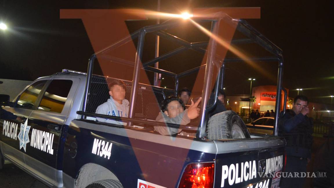 $!Afirman hay saqueos en Saltillo; evacuan varias tiendas