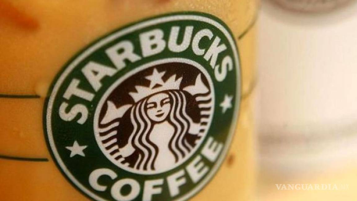 Fans de Trump piden boicotear a Starbucks por contratar a refugiados