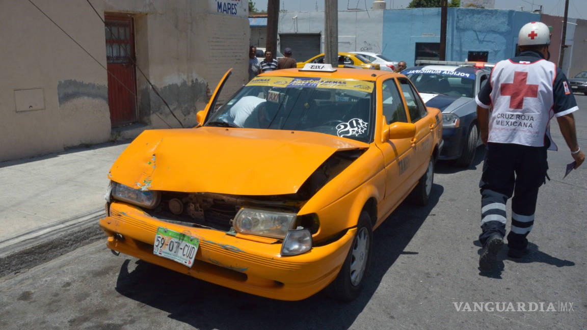 Choca pipa contra taxista