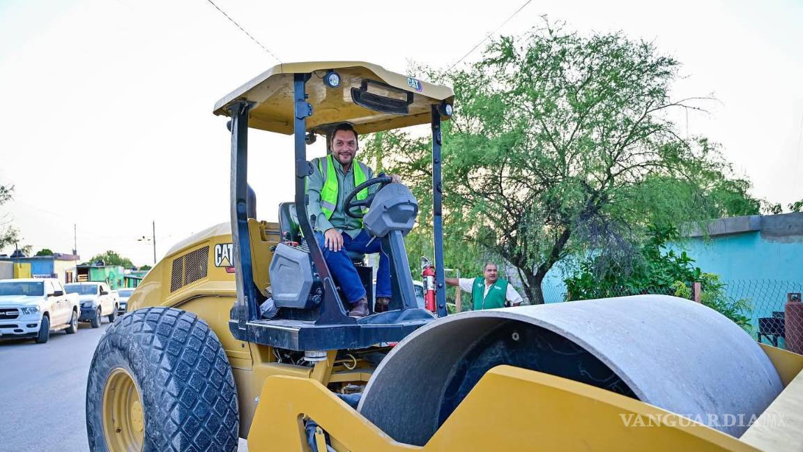 $!El recarpeteo de calles en la colonia El Pueblo beneficiará a decenas de familias que transitan diariamente por la zona.