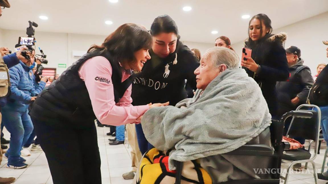 $!Liliana Salinas Valdés, Presidenta Honoraria del DIF Coahuila, durante la entrega de equipamiento en una de las Unidades Básicas de Rehabilitación, con el fin de mejorar los servicios a las personas con discapacidad en la región Norte.