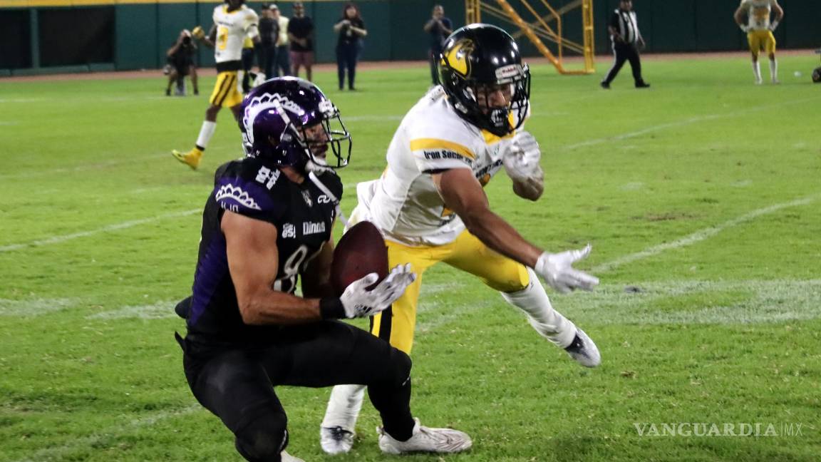 $!Diego Jair Viamontes Cotera (#89) y sus compañeros receptores han sumado 2049 yardas hasta la jornada 8.