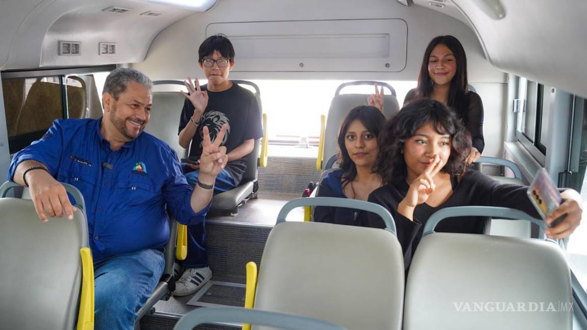 ‘Ya no tendremos que esperar mucho tiempo las combis ni ir todos apretados’, dicen jóvenes de Ramos Arizpe