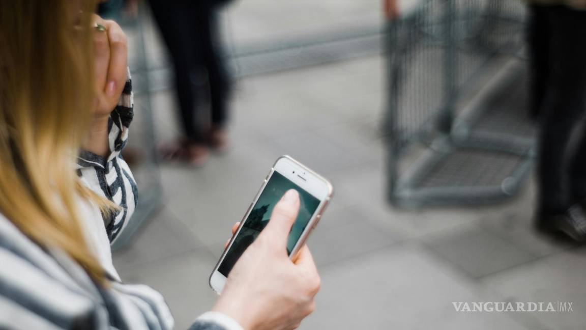 $!Tener un celular en la escuela hace más fácil que los estudiantes pierdan la concentración en clase.