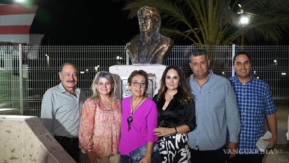 Develan placa de Enrique Ayala Rodríguez: fundador de la Monumental Plaza de Toros de San Buenaventura