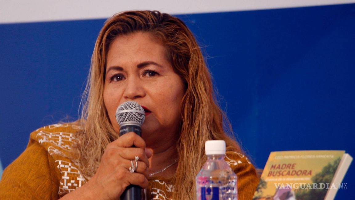 $!Ceci Patricia Flores Armenta, fundadora del colectivo Madres Buscadoras de Sonora, presentó el libro “Madre buscadora, crónicas de la desesperación”.