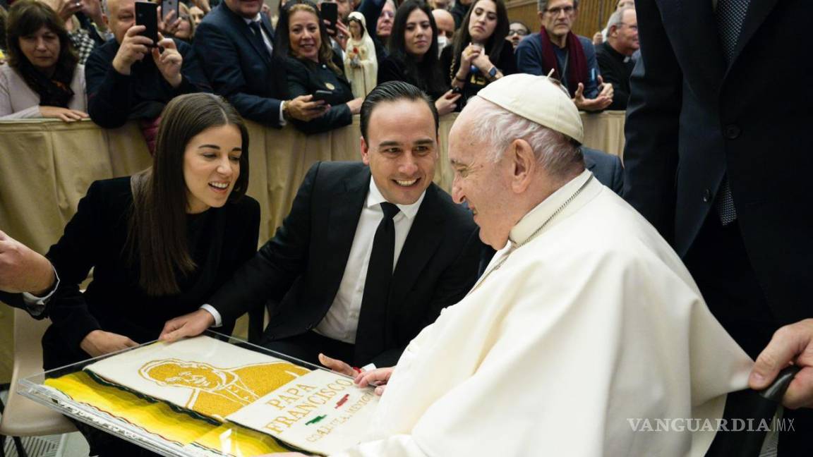 Papa Francisco recibe en audiencia a Manolo Jiménez y a su esposa Paola Rodríguez