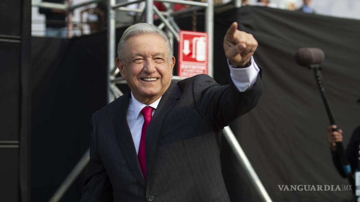 $!Con una congregación masiva en el Zócalo, el Presidente de México, Andrés Manuel López Obrador, encabezó la conmemoración por el 85 Aniversario de la Expropiación Petrolera.