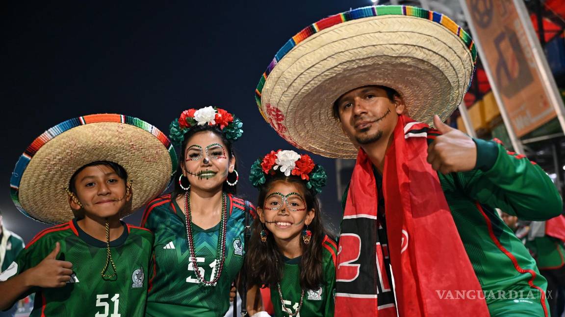 $!Seguidores de México antes del partido de fútbol del grupo C de la Copa Mundial de la FIFA 2022 entre México y Polonia en el Estadio 947 en Doha, Qatar.