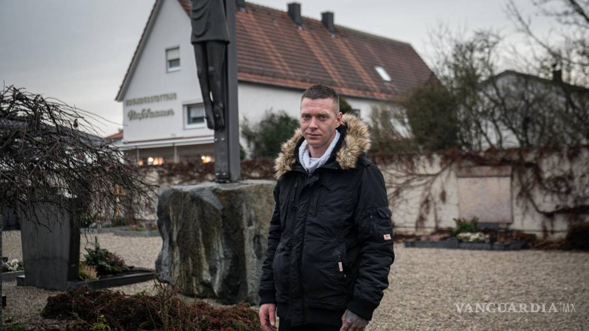 $!Andreas Perr, quien fue abusado sexualmente por un sacerdote cuando tenía 12 años, en Garching, Alemania. 3 de enero de 2023.