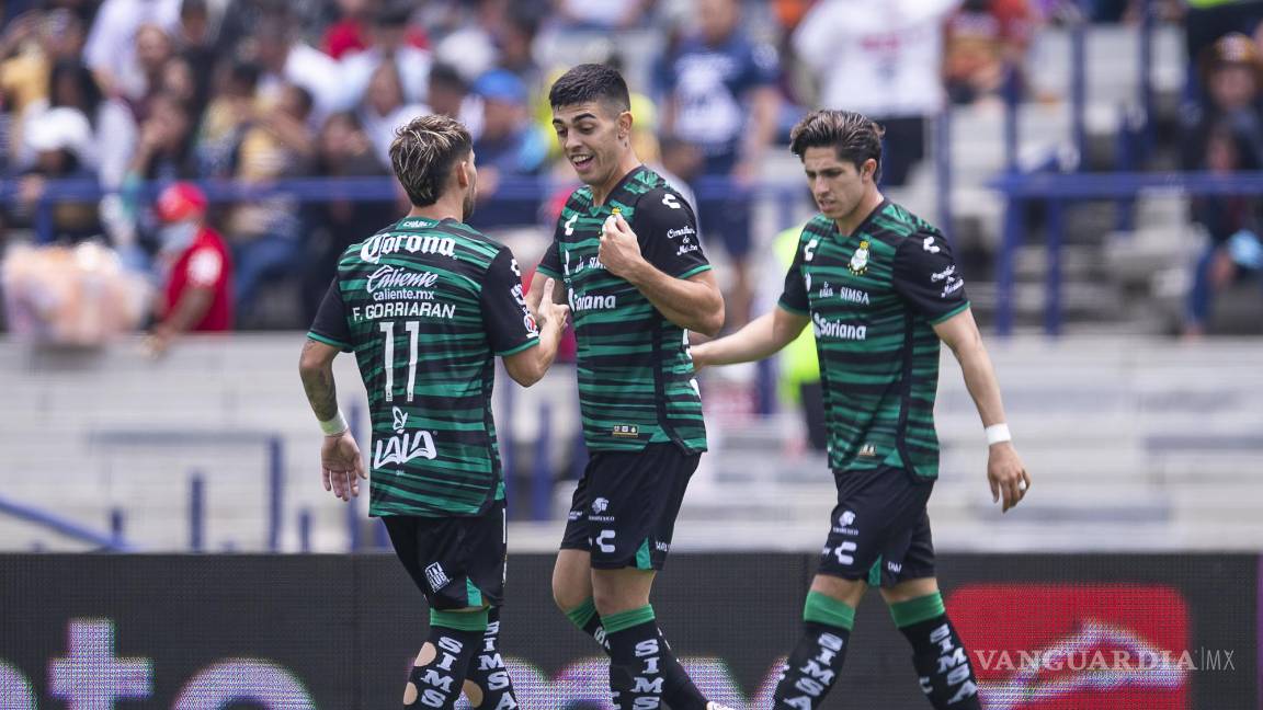 Dan un baile a Pumas