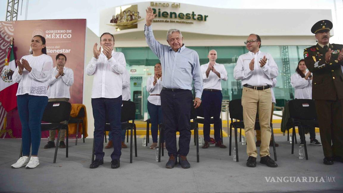 Entrega AMLO obras a la Secretaría de Marina