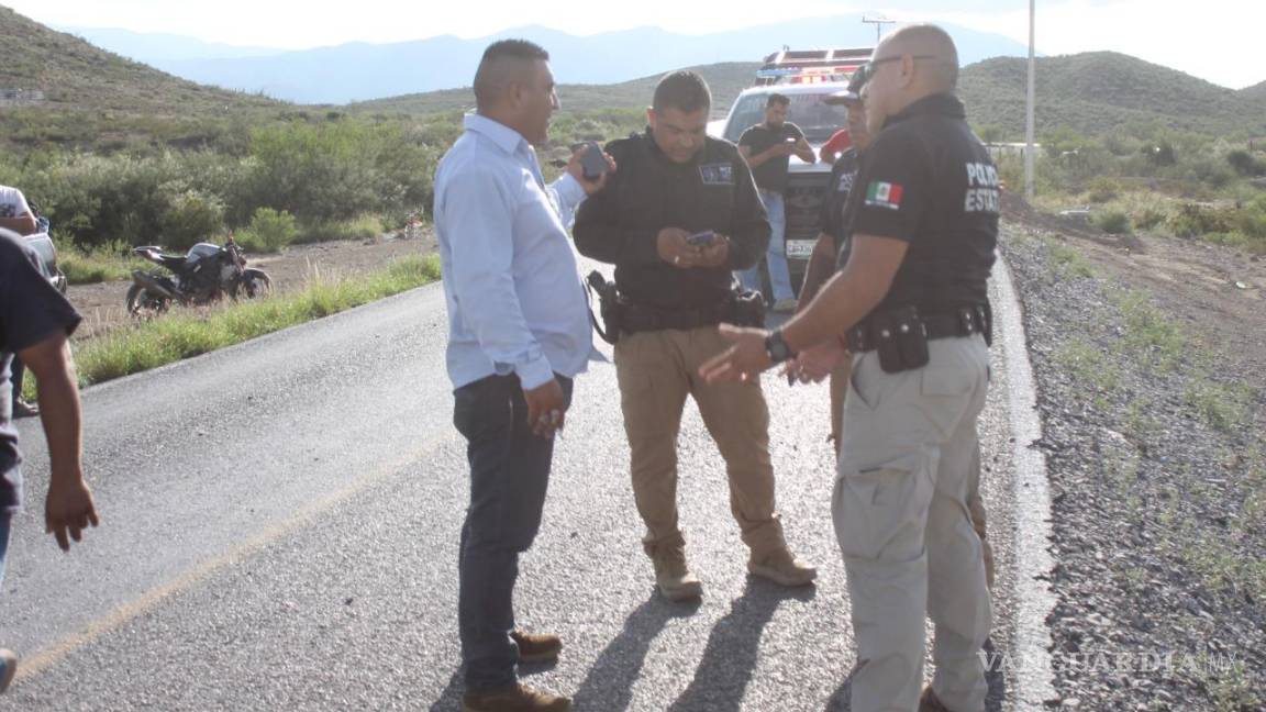 $!El camión quedo detenido mientras el chófer en calidad de presentado para su investigación