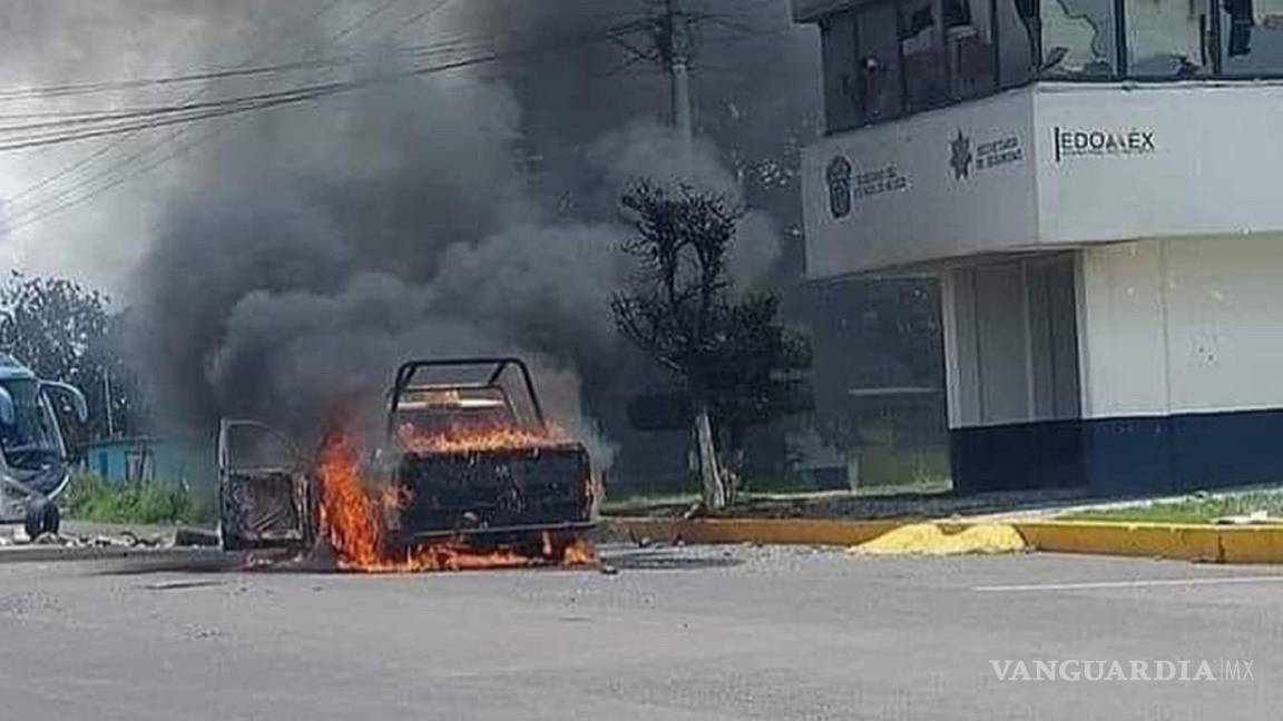 $!Pobladores queman casa de alcaldesa en el Edomex; protestaron por inseguridad