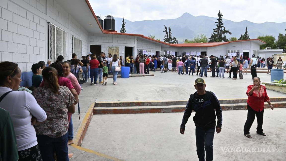 Retrasos, desorganización y acarreo marcan jornada electoral en el sureste de Saltillo