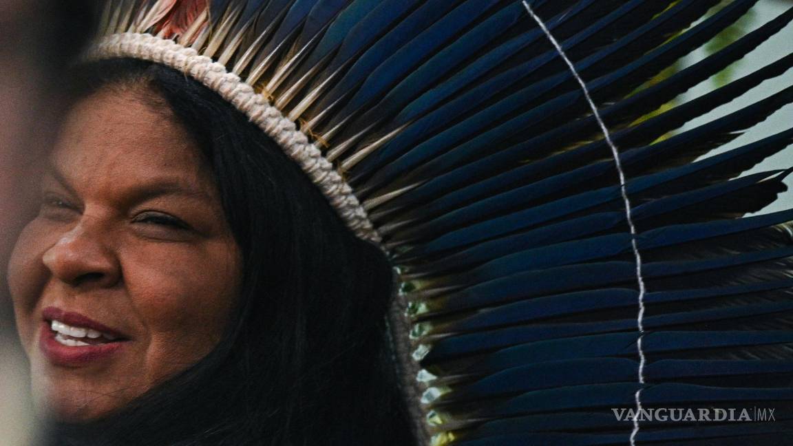 $!La ministra de los Pueblos Indígenas de Brasil, Sonia Guajajara, participa en las actividades del segundo día de la Cumbre de la Amazonía en Bélem (Brasil).