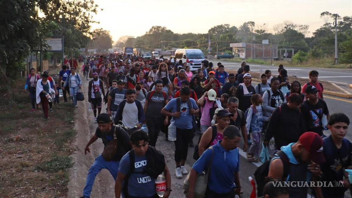 Sale de frontera sur de México nueva caravana con 2 mil migrantes rumbo a EU